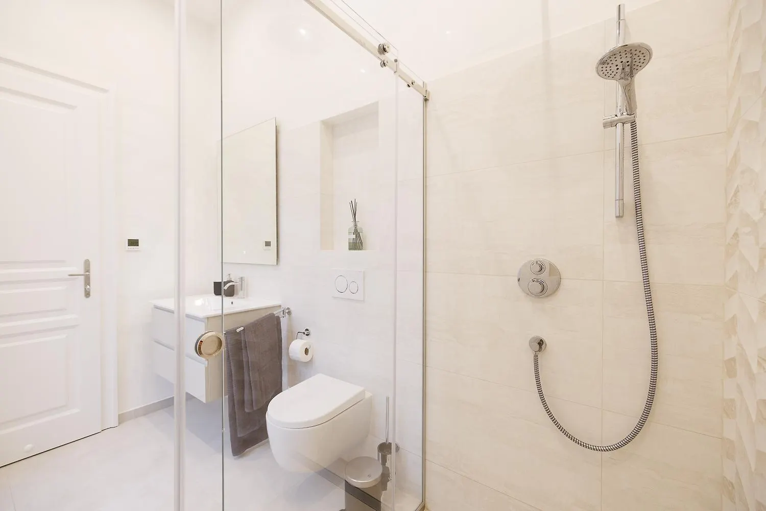 Ultra Spacious 3-Bedroom 3-Bath Steps From Vienna'S Historic Heart Vienna