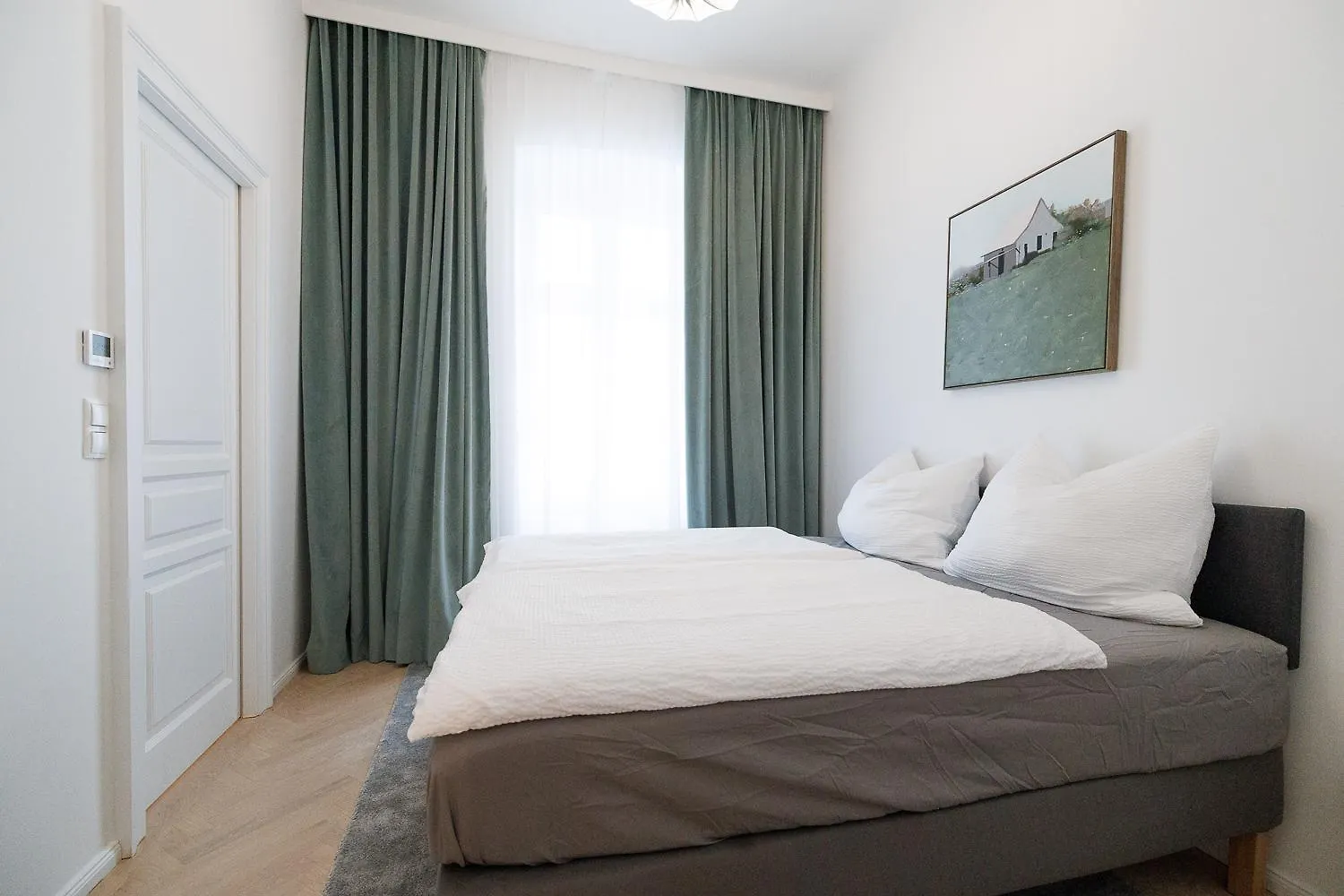 Ultra Spacious 3-Bedroom 3-Bath Steps From Vienna'S Historic Heart Rakousko