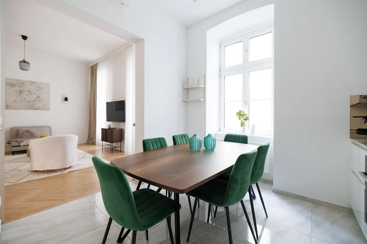 Ultra Spacious 3-Bedroom 3-Bath Steps From Vienna'S Historic Heart 0*,  Rakousko